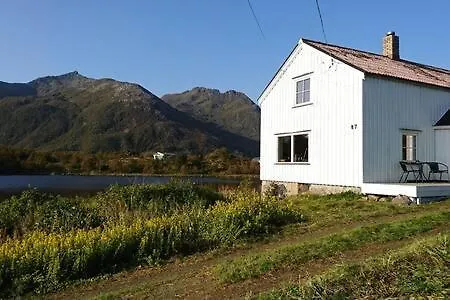 Charming Lofoten House With A View Laupstad