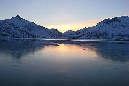 Semesterbostad Charming Lofoten House With A View