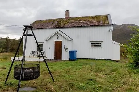 Charming Lofoten House With A View
