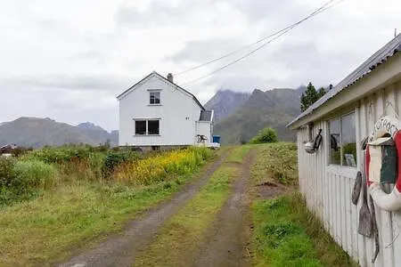 Semesterbostad Charming Lofoten House With A View Laupstad
