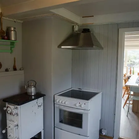 Charming Lofoten House With A View Дом отдыха *