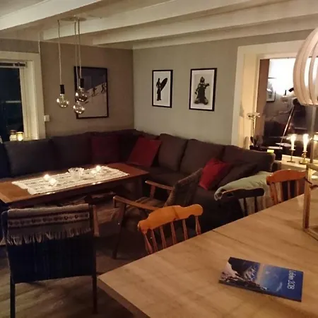 Дом отдыха Charming Lofoten House With A View *