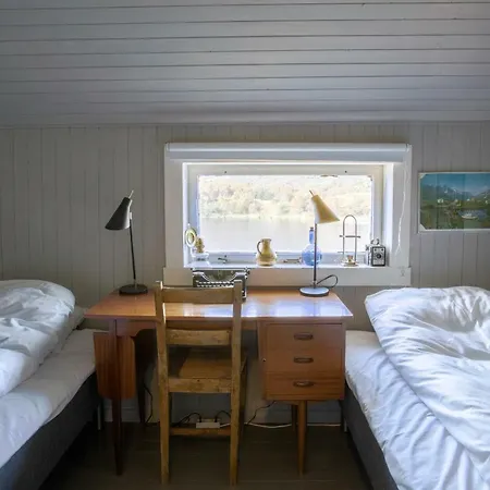 Semesterbostad Charming Lofoten House With A View *