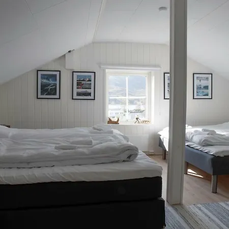 Charming Lofoten House With A View Laupstad