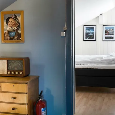 Charming Lofoten House With A View Дом отдыха