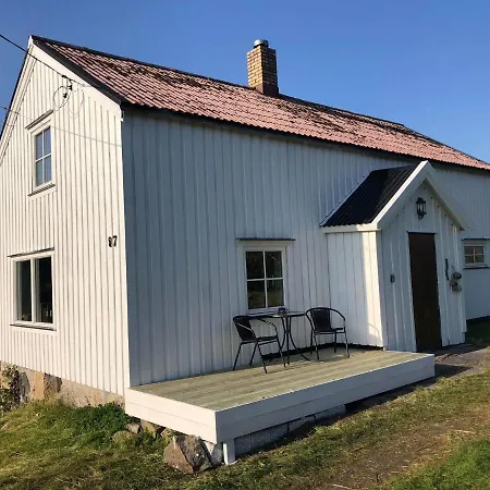 Дом отдыха Charming Lofoten House With A View Laupstad